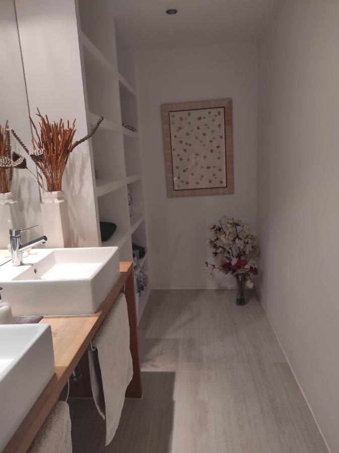 Habitacion Y Bano En Planta Independiente En Centro De Sevilla Kültér fotó
