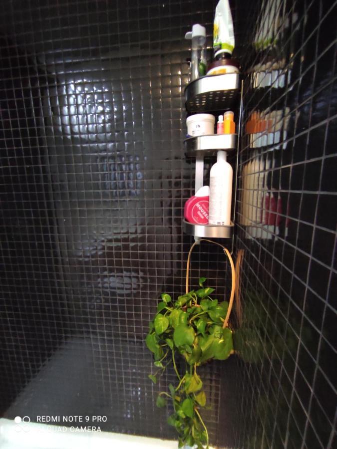 Habitacion Y Bano En Planta Independiente En Centro De Sevilla Kültér fotó